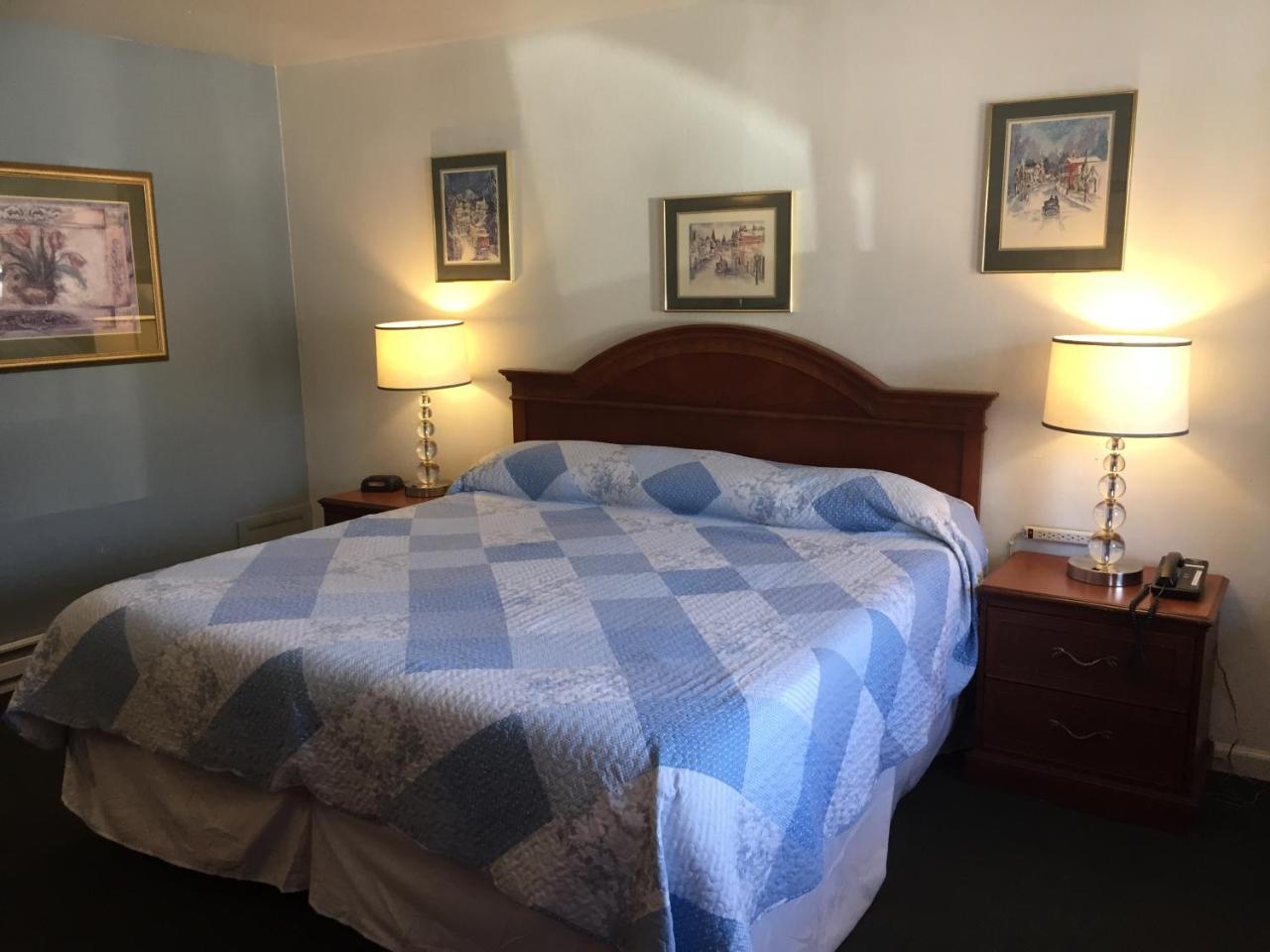 Holiday Lodge Grass Valley Room photo
